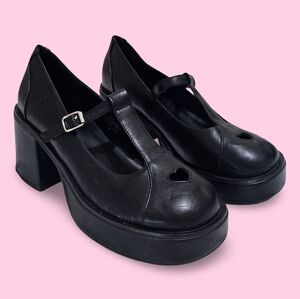 💖 Delias Mary Jane Platform Heels – Size 8 💖